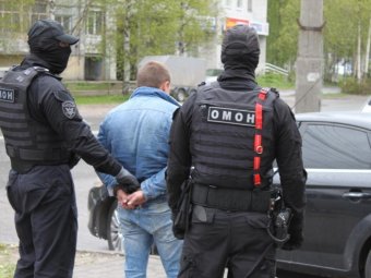 Фото пресс-службы УМВД России по Архангельской области. Задержание одного из вымогателей. 